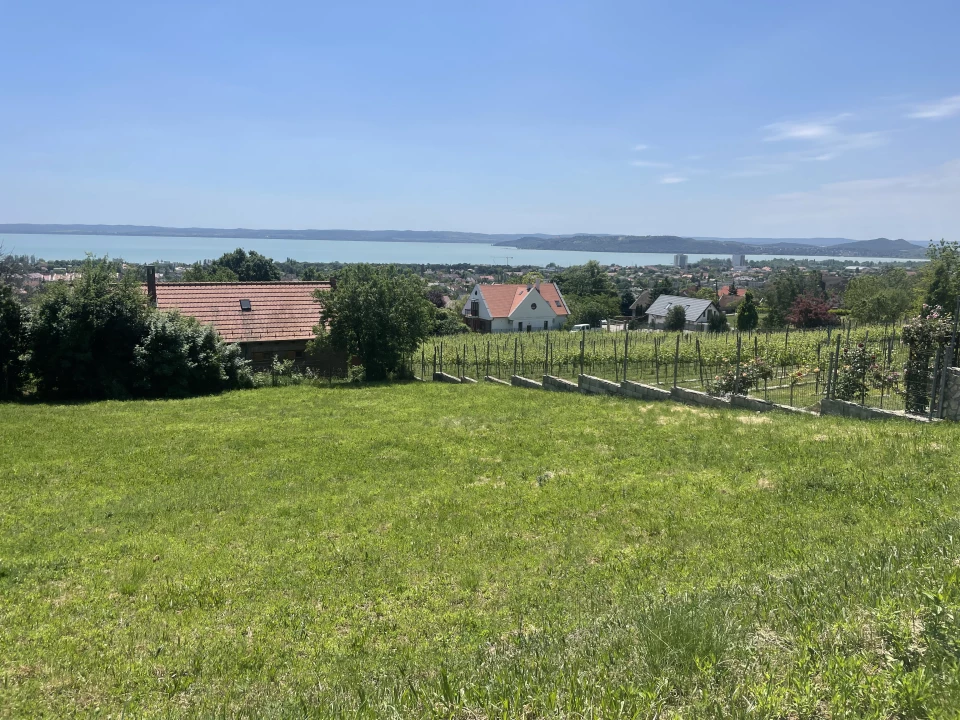 Eladó külterületi telek, Balatonfüred