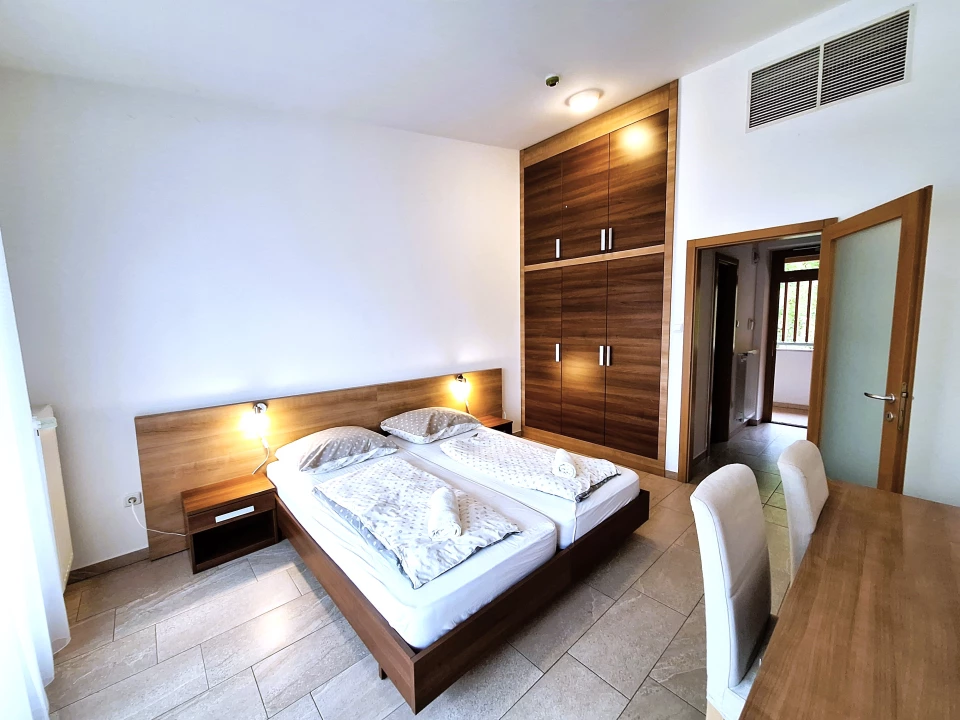 Kiadó szolgáltatott iroda, Balatonfüred