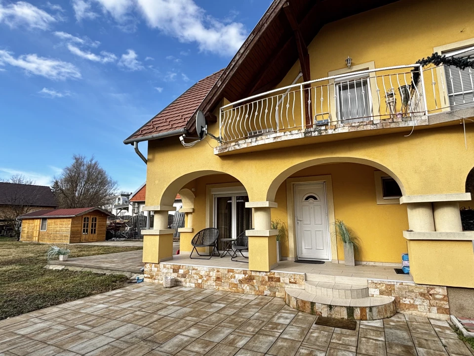 Eladó ikerház, Balatonszőlős