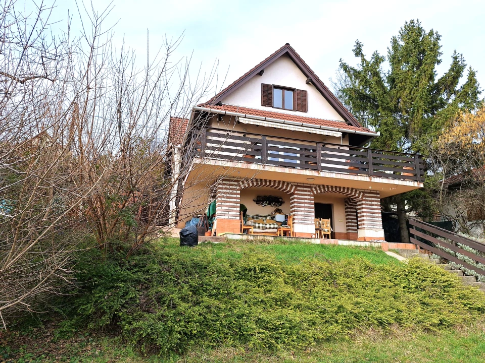 Eladó családi ház, Csopak