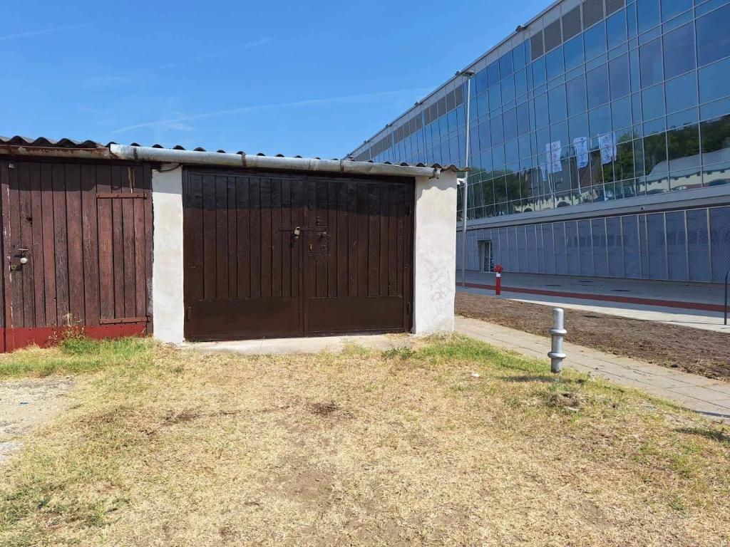 For sale detached garage, Nyíregyháza