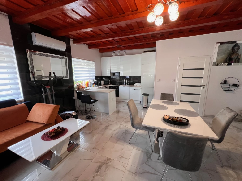 Nyíregyháza Vonzáskörzetében Mandabokorban, Lovarda, Nappali+1 Szobás Családi Házzal Eladó!