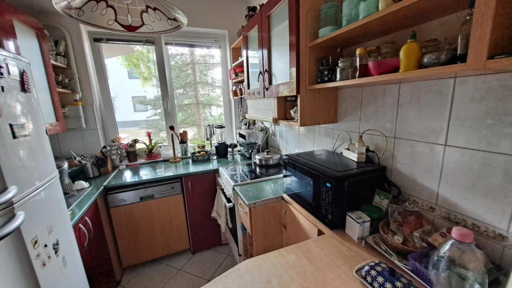 Nyíregyháza Belvárosában nappali + 4 szobás családi ikerház jó állapotban eladó!