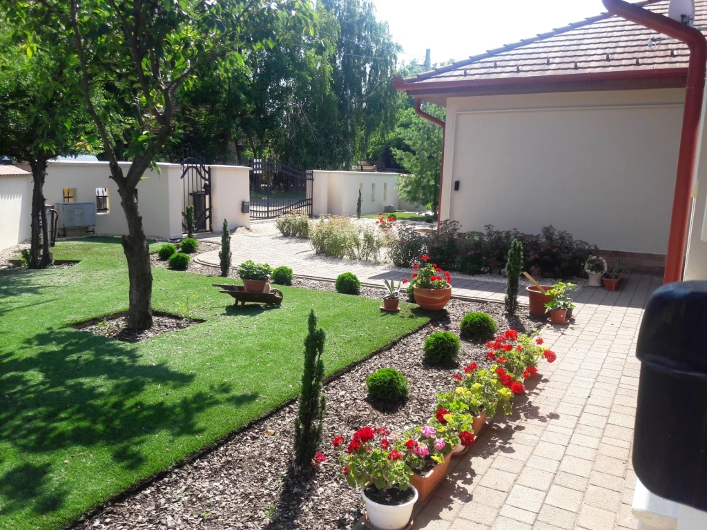 Nyíregyháza, Báthory Lkp-ban,  Prémium kategóriás családi ház eladó!