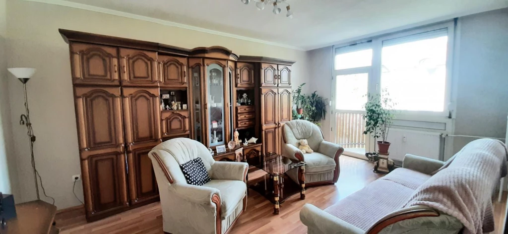 Nyíregyháza, Vasvári Pál utcán, felújított 3 szobás lakás eladó!