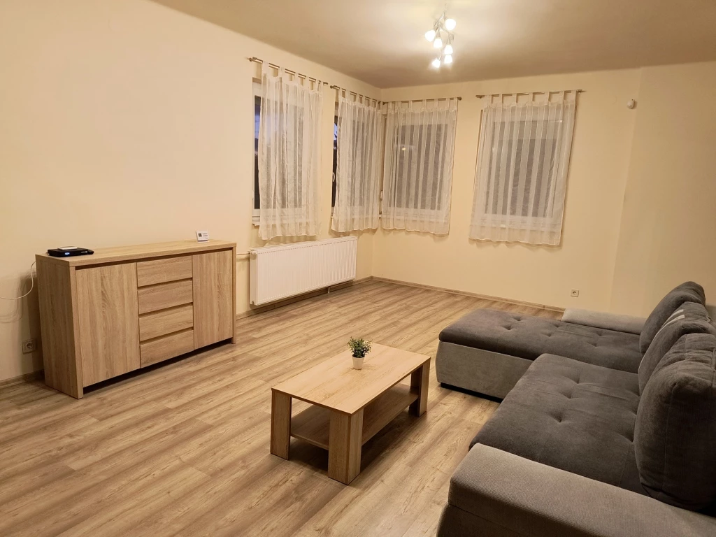 Nyíregyháza, Korányi kertvárosban 3 szoba + nappalis családi ház kiadó