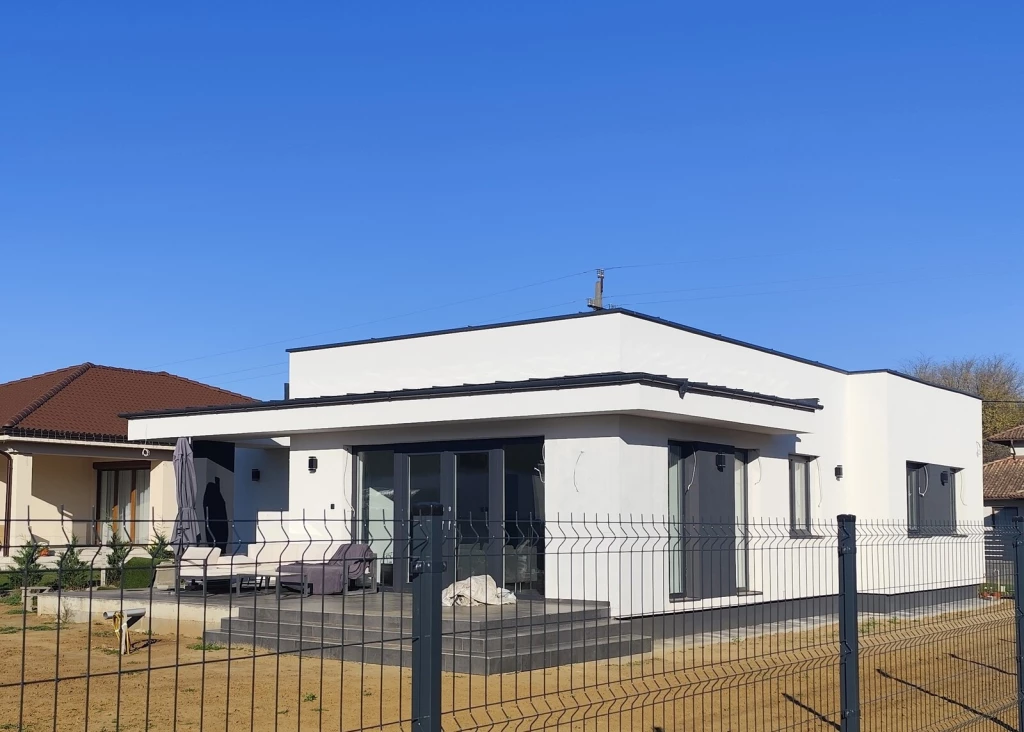 Új építésű, Nappali + 3 szobás, 139 nm-es, önálló családi ház eladó, 25,5 nm-es garázzsal, 40 nm-es terasszal !