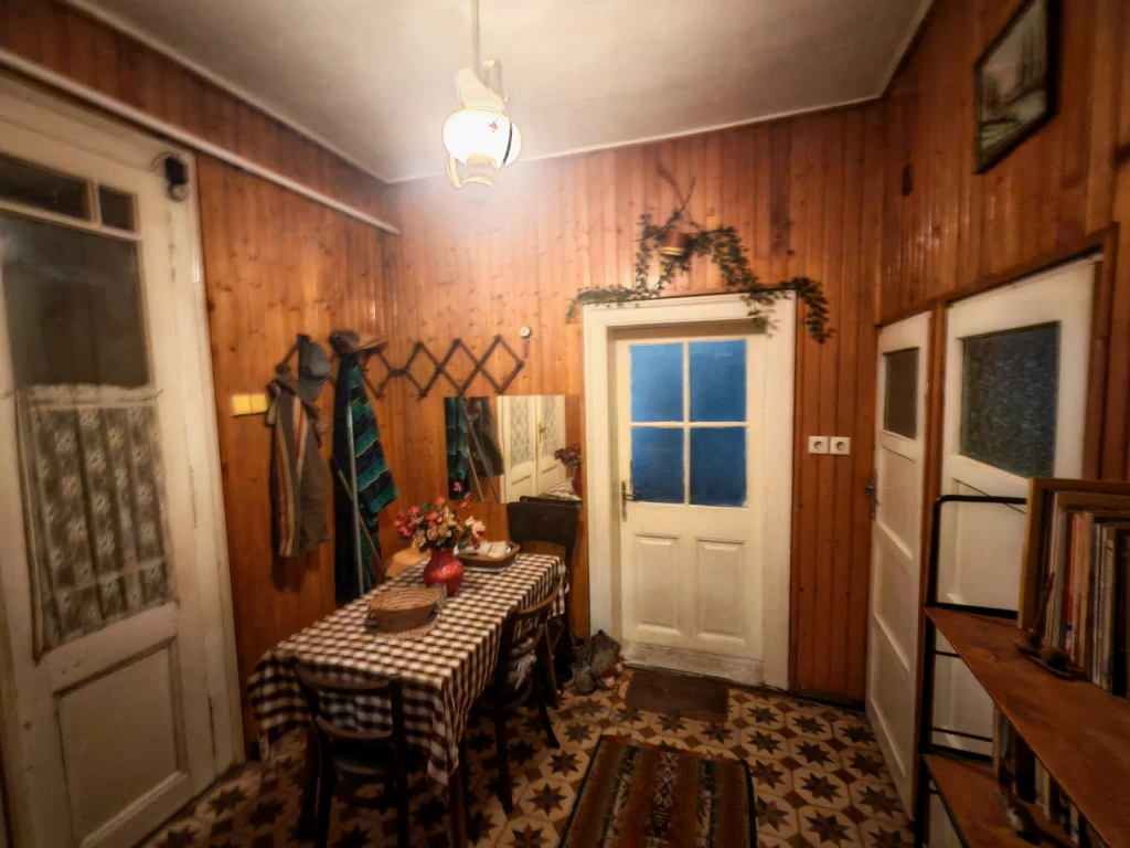 Nyíregyháza belvárosában 423 nm-es építési telek lebontandó házzal eladó