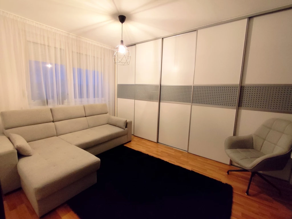 Örökösföldön 2 külön nyíló szobás, erkélyes, 53 nm-es lakás eladó!