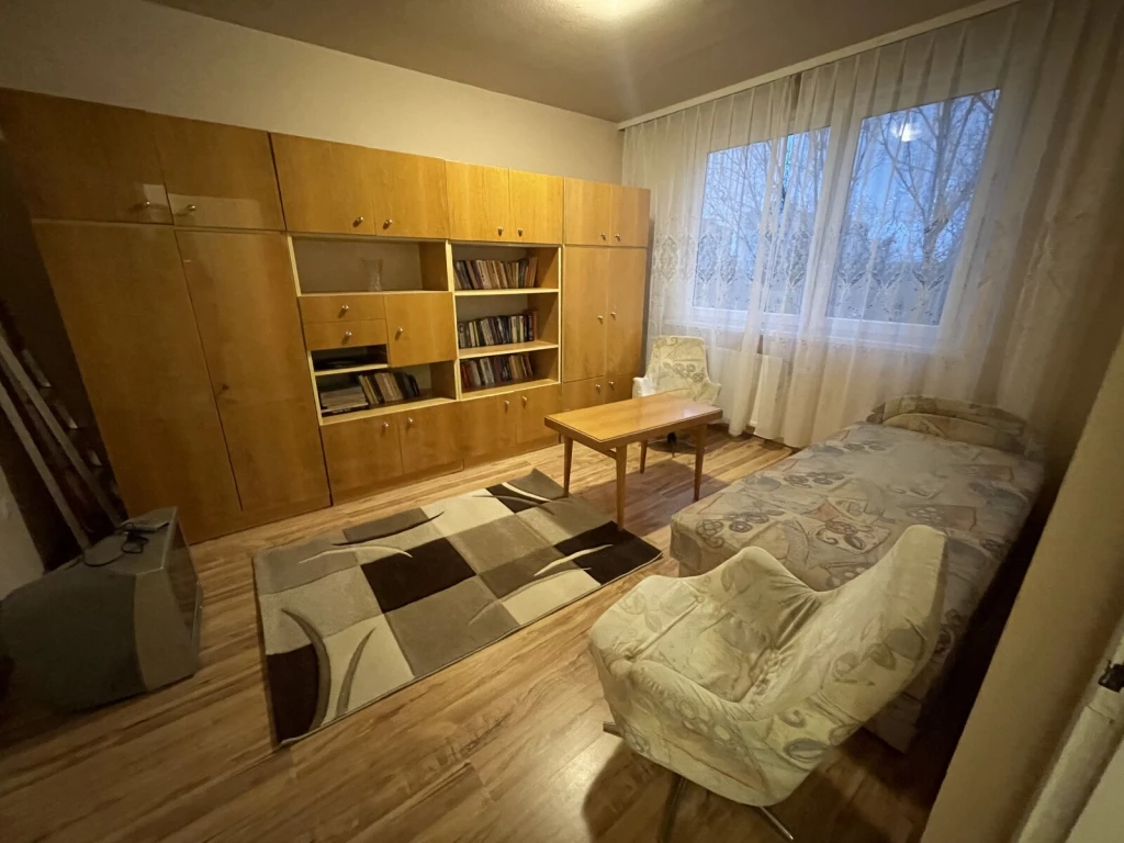 Azonnal birtokba vehető, 2 szobás, erkélyes lakás eladó!