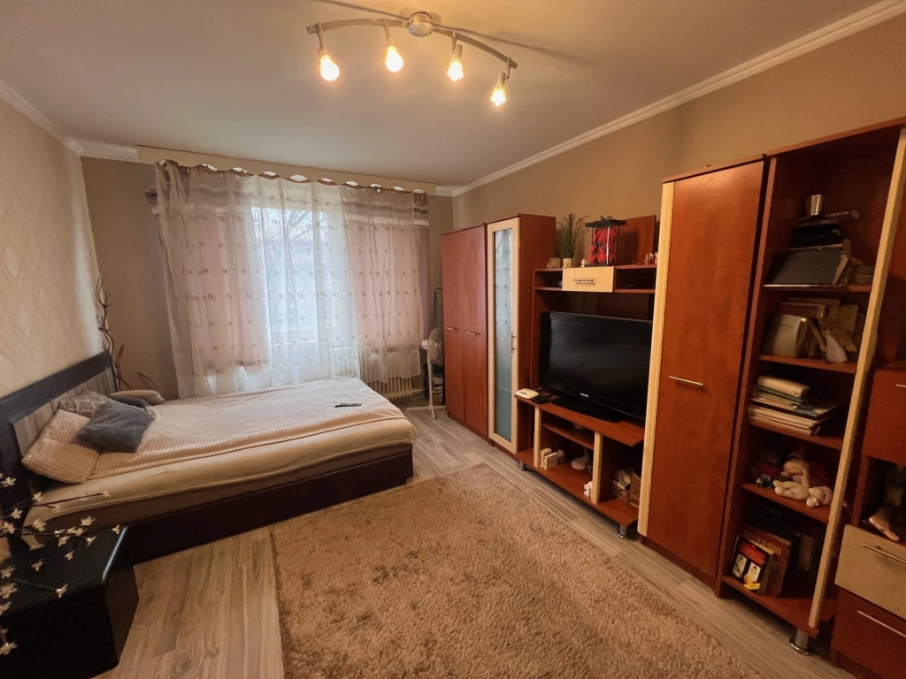 Nyíregyháza, Ferenc krt-on 2 szobás lakás eladó!