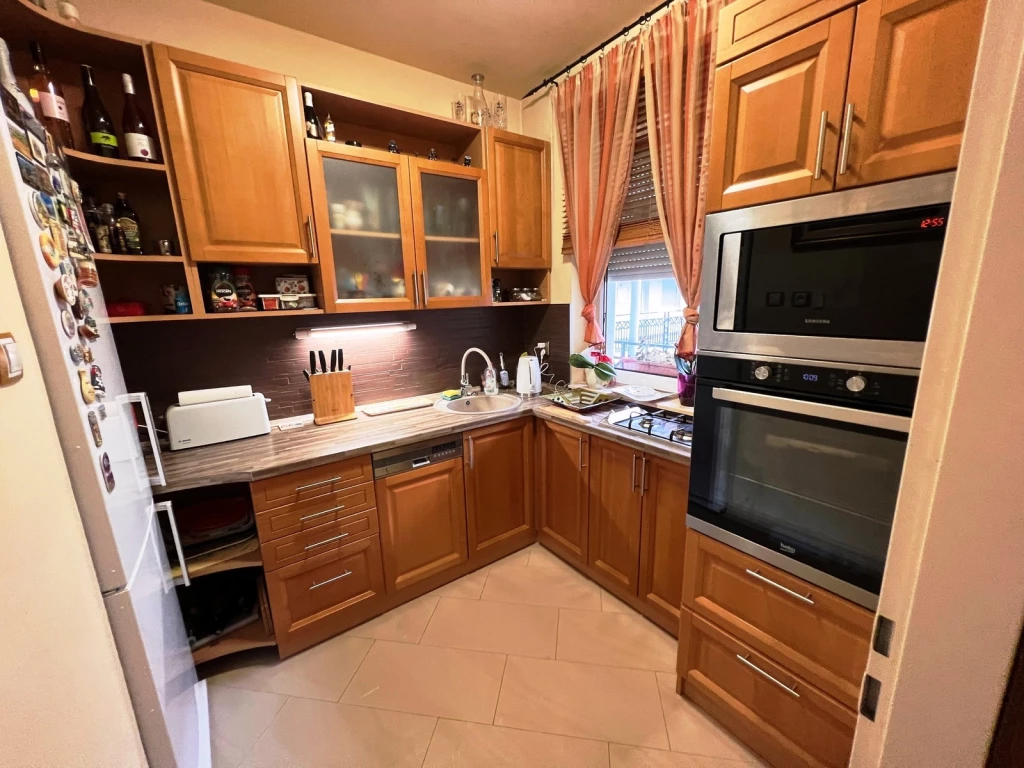 Nyíregyháza, Kosbor utcán, nappali + 2 szobás lakás ELSŐ EMELETEN ELADÓ!