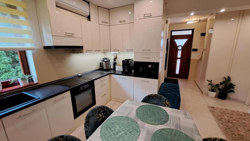 Nyíregyházán, Kemence Csárda Közelében, Mediterrán Stílusú, Luxus Családi Ház Eladó!