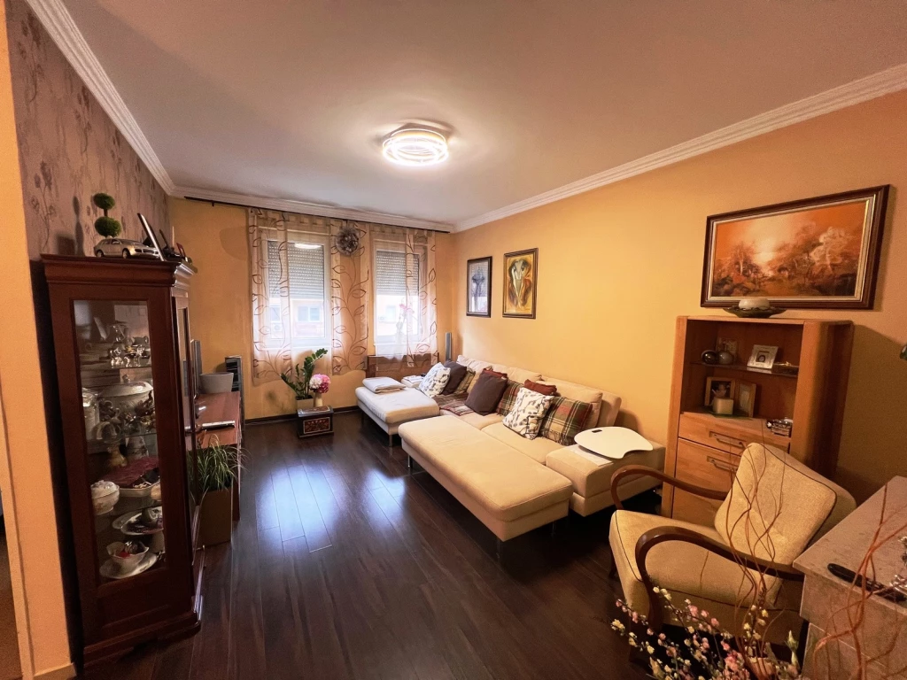 1.emeleti, Nappali + 2 szobás, erkélyes, Azonnal költözhető lakás eladó!