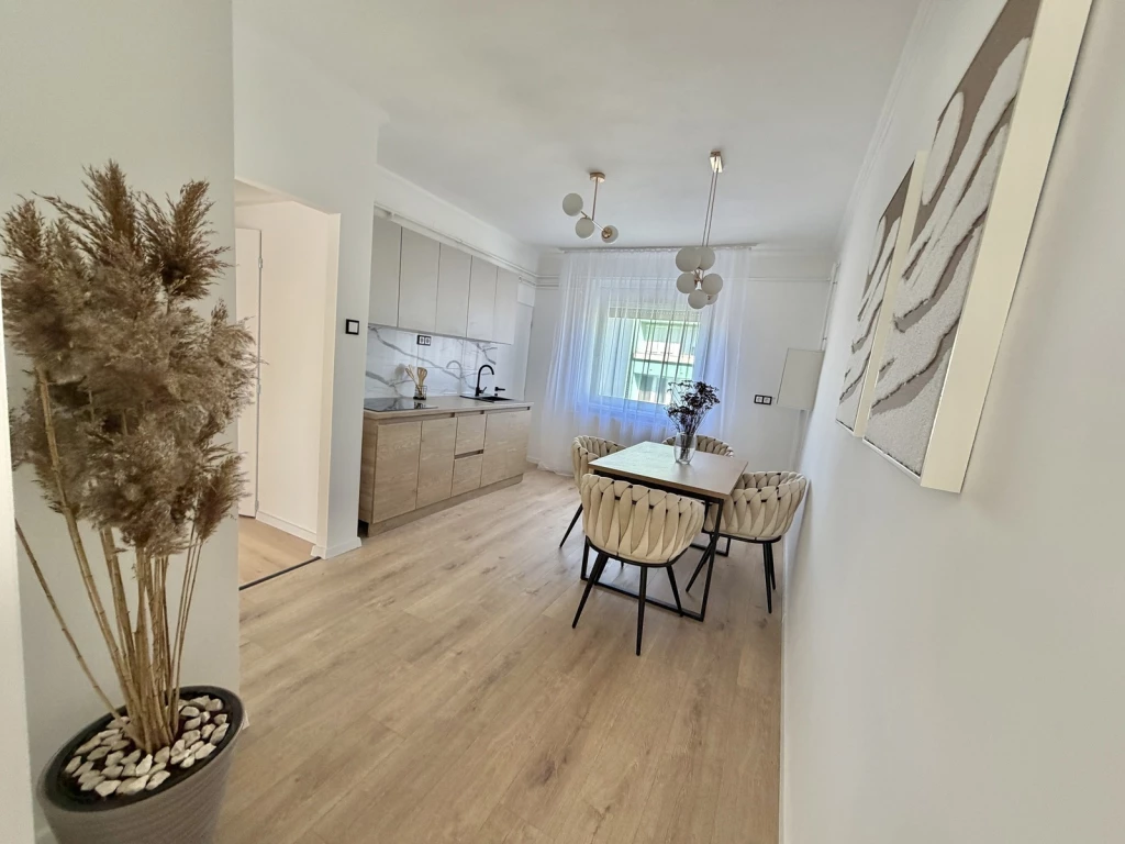 Nyíregyházán, Teljes Körűen Felújított, Nappali+2 Szobás Lakás, Garázzsal Eladó!