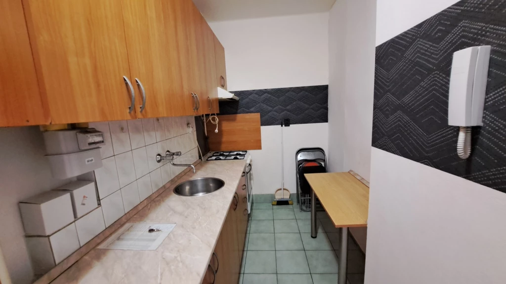 Nyíregyháza, Belvárosában a Sólyom utcában kiadó egy 1+1 szobás lakás!