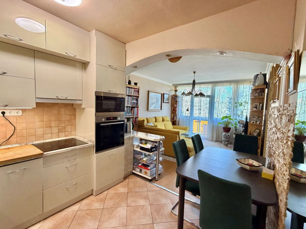 Nyíregyháza Belvárosában Nappali+2 Szobás, Belső Szintes, 2 Erkélyes Lakás Eladó!