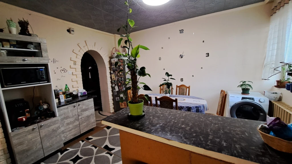 c3-1-name c2-1-name, Rakamaz