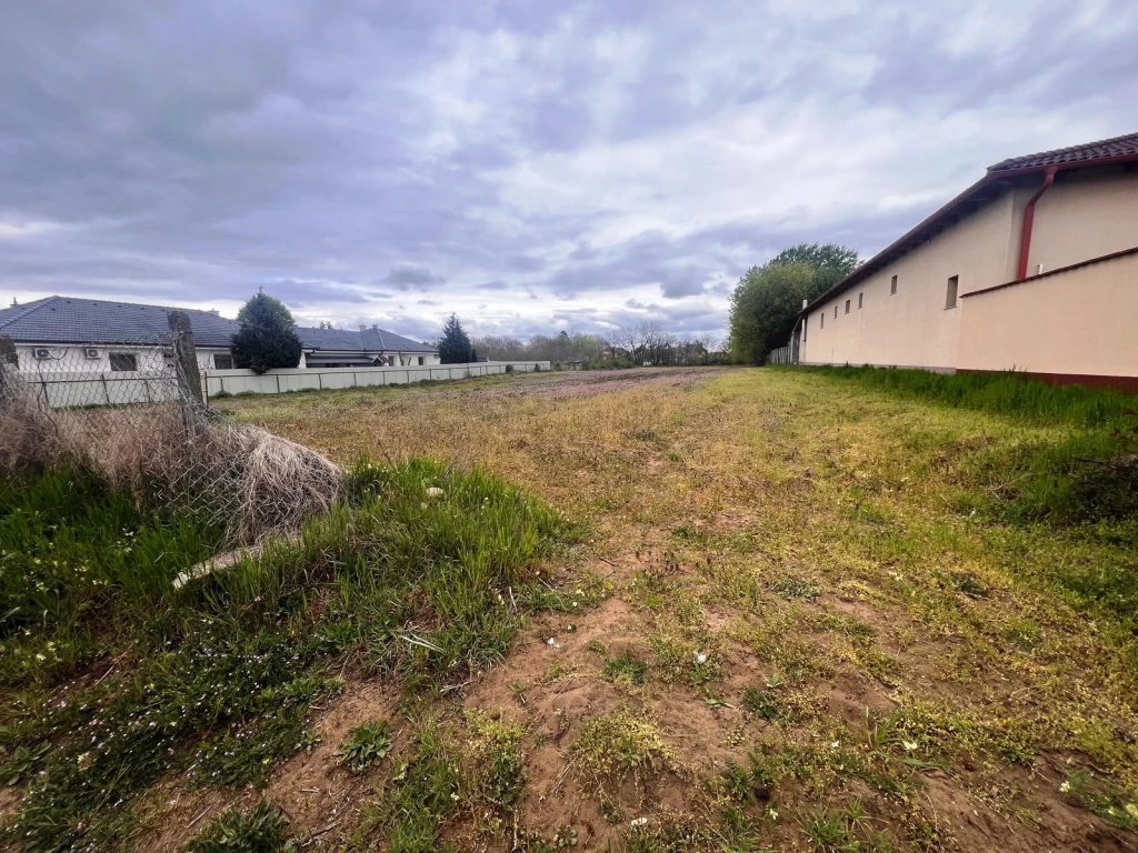 Nyíregyháza, Kistelekiszőlőben 2052m2-es építési telek eladó!