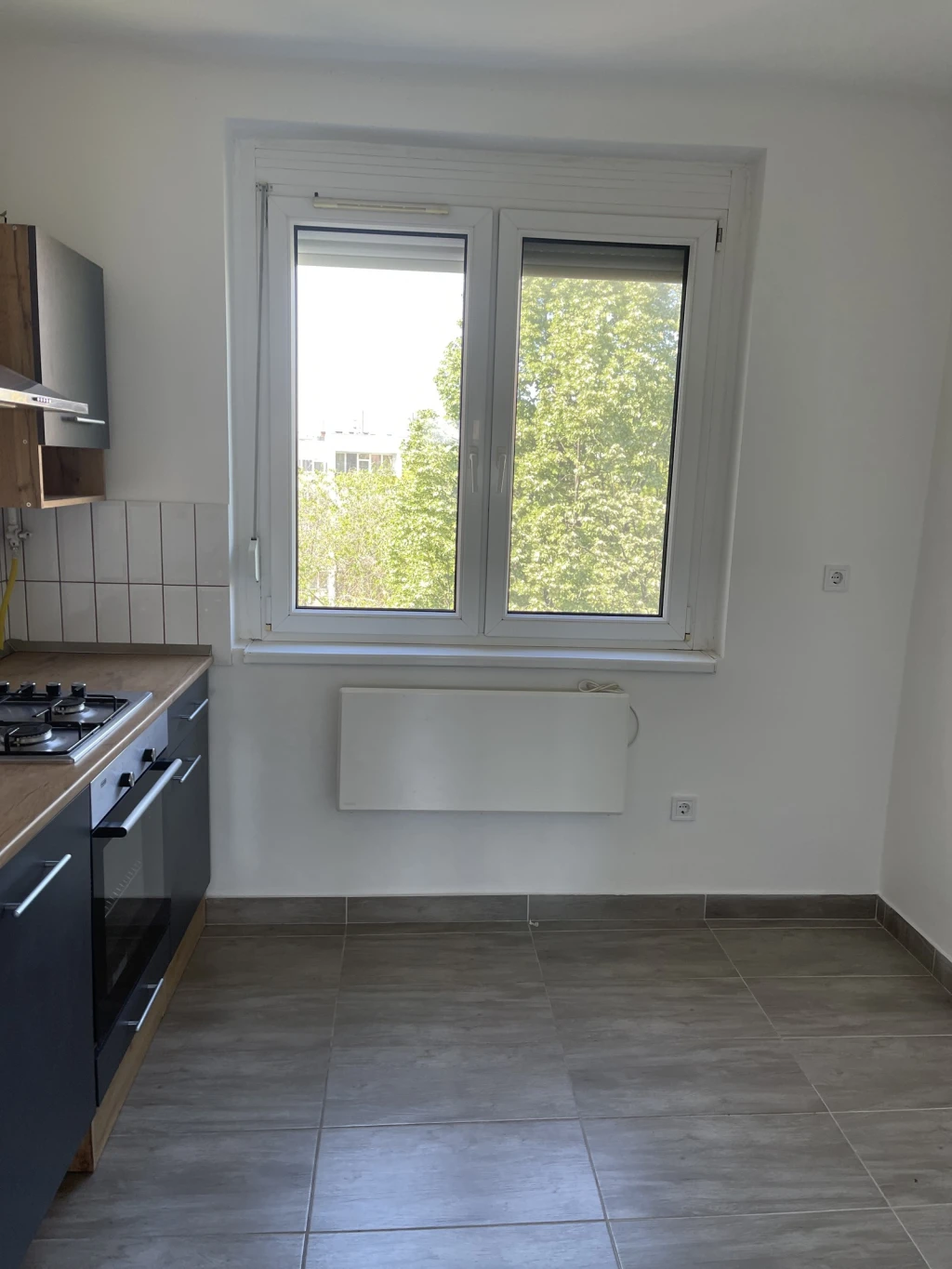 Nyíregyháza, Víztoronyhoz közel 2 szobás, felújított állapotú lakás eladó!