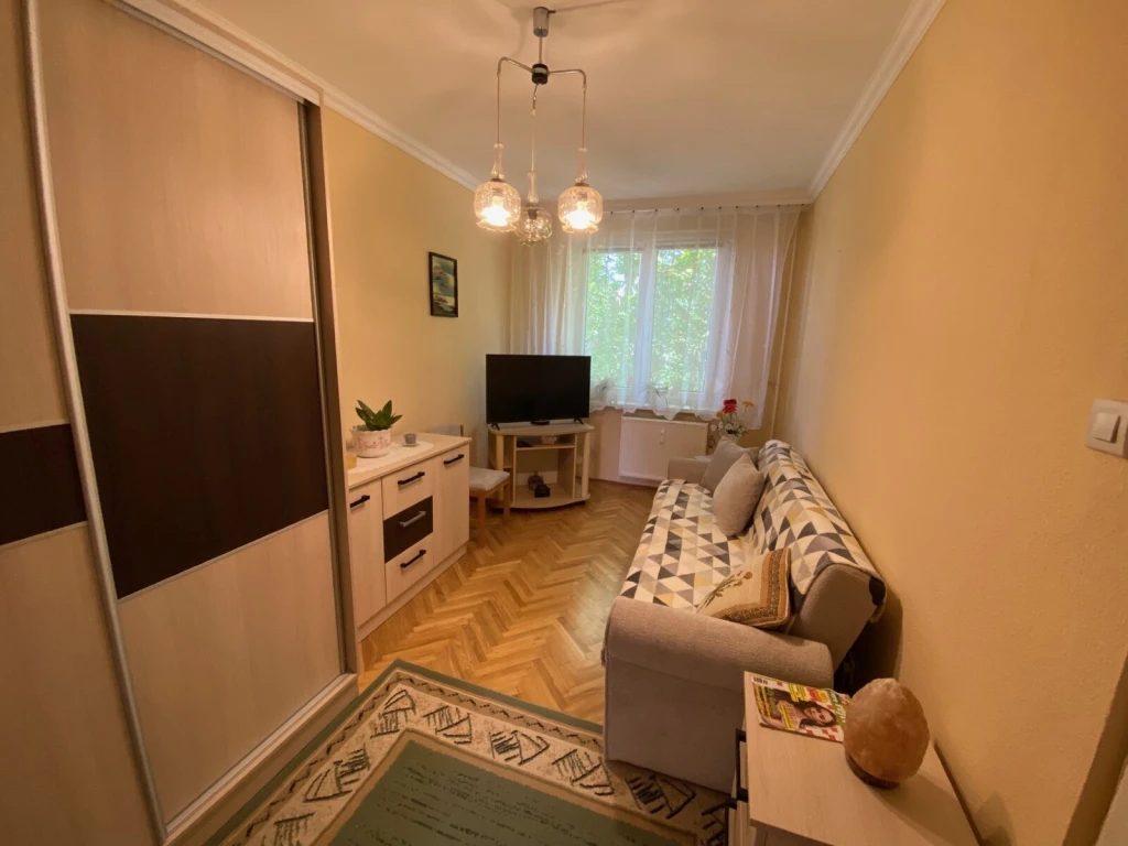 Azonnal birtokba vehető 2+2 szobás, erkélyes lakás eladó!