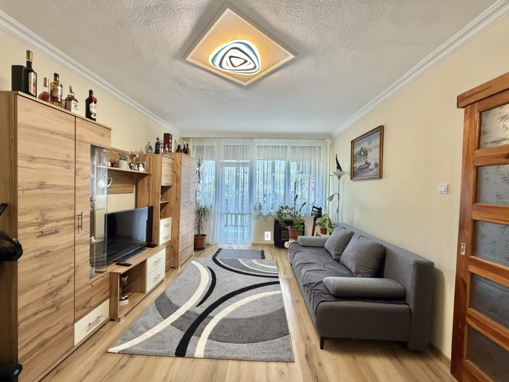 Eladó 62 m²-es, erkélyes, klímás tégla lakás a Kórház közelében!