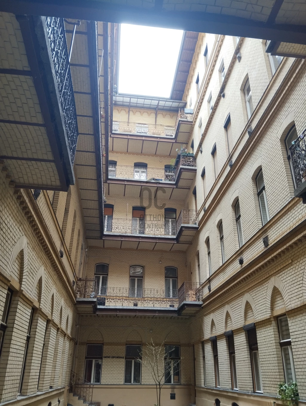 Eladó téglalakás, Budapest VI. kerület, Nagykörúton belüli terület
