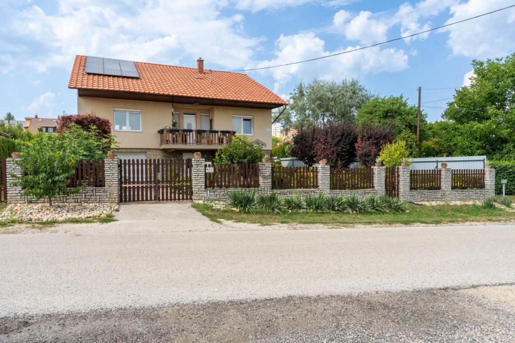 For sale house, Várpalota, Loncsos