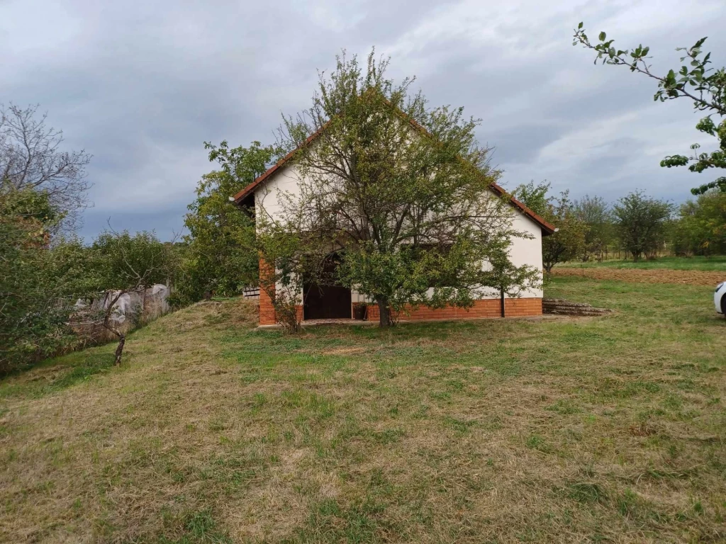 For sale periphery plot, Várpalota, Baglyas