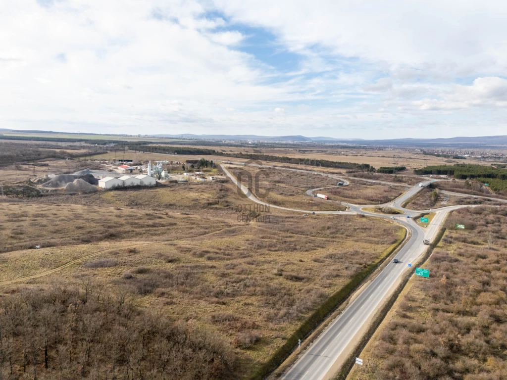 For sale periphery plot, Veszprém, Veszprém