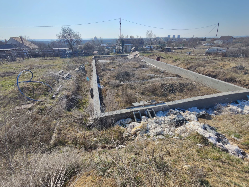 For sale periphery plot, Várpalota, Baglyas