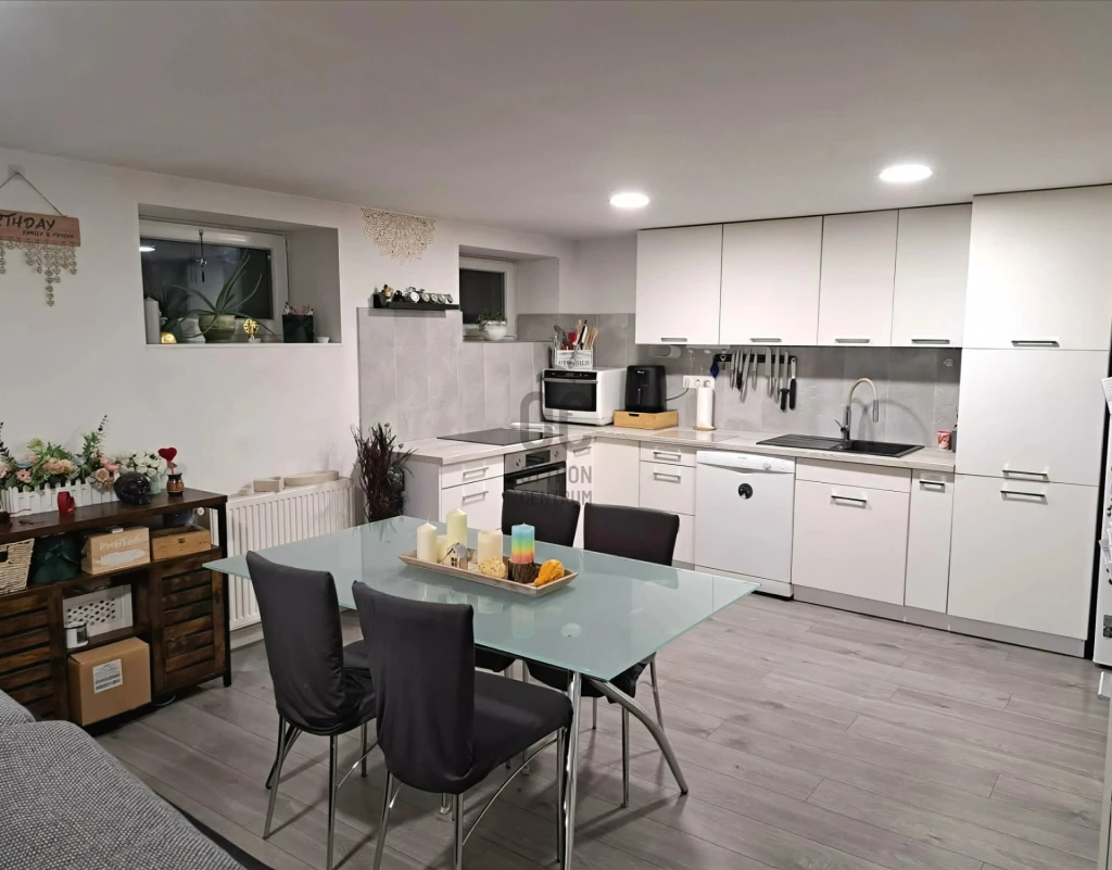 Eladó családi ház, Ajka, Ajka