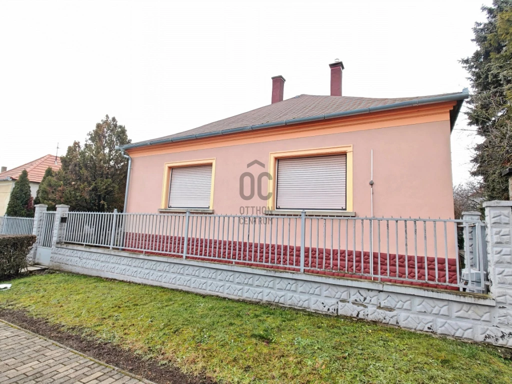 Eladó családi ház, Devecser, Devecser