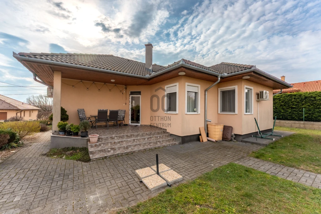 Eladó családi ház, Pétfürdő, Pétfürdő