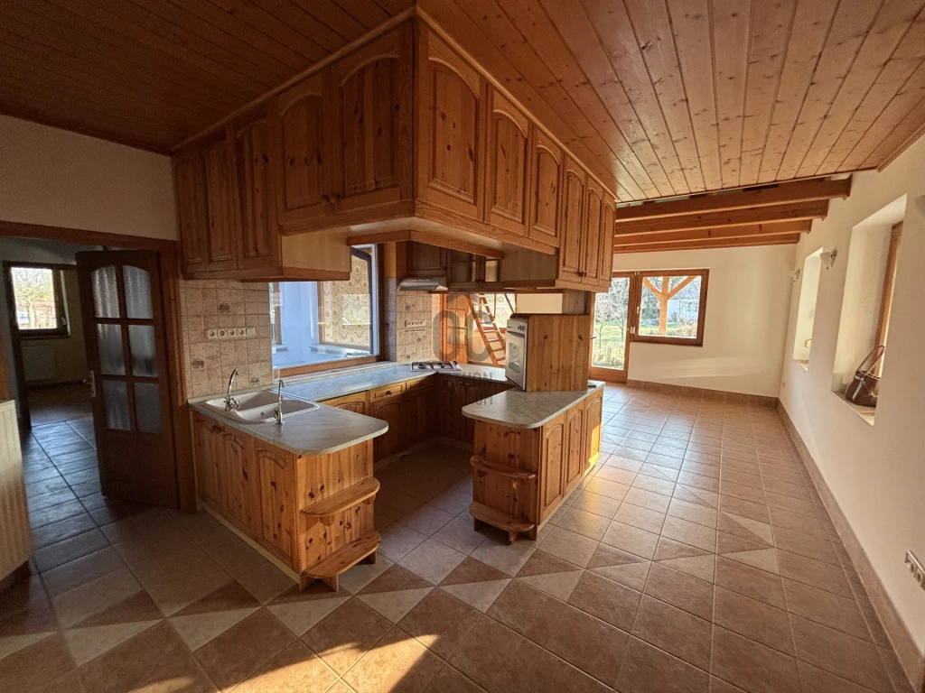 c3-1-name c2-2-name, Iszkaszentgyörgy, Iszkaszentgyörgy, József Attila utca