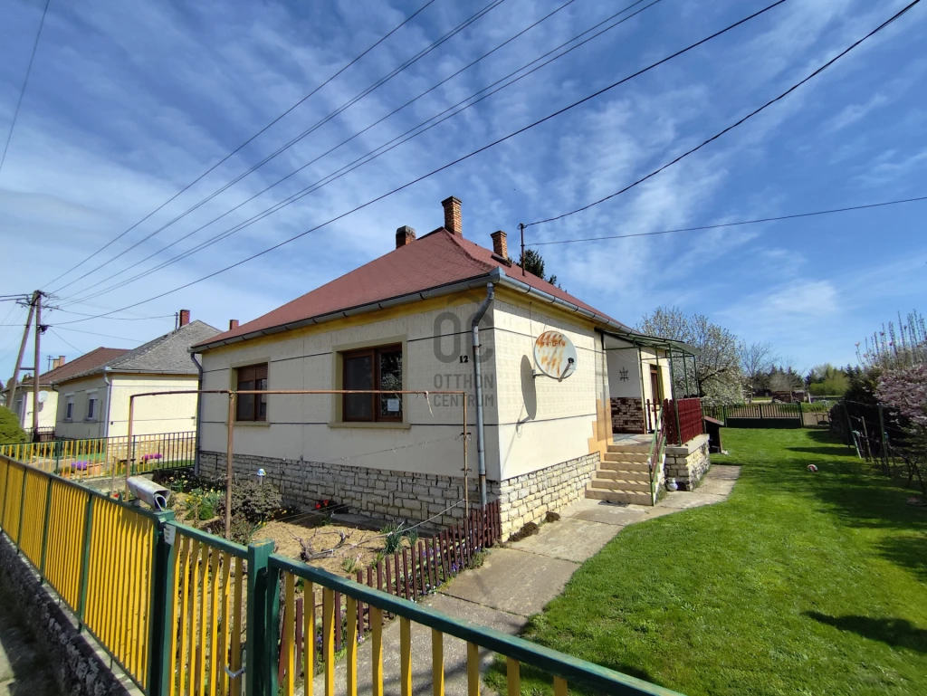 Eladó családi ház, Kerta, Kerta