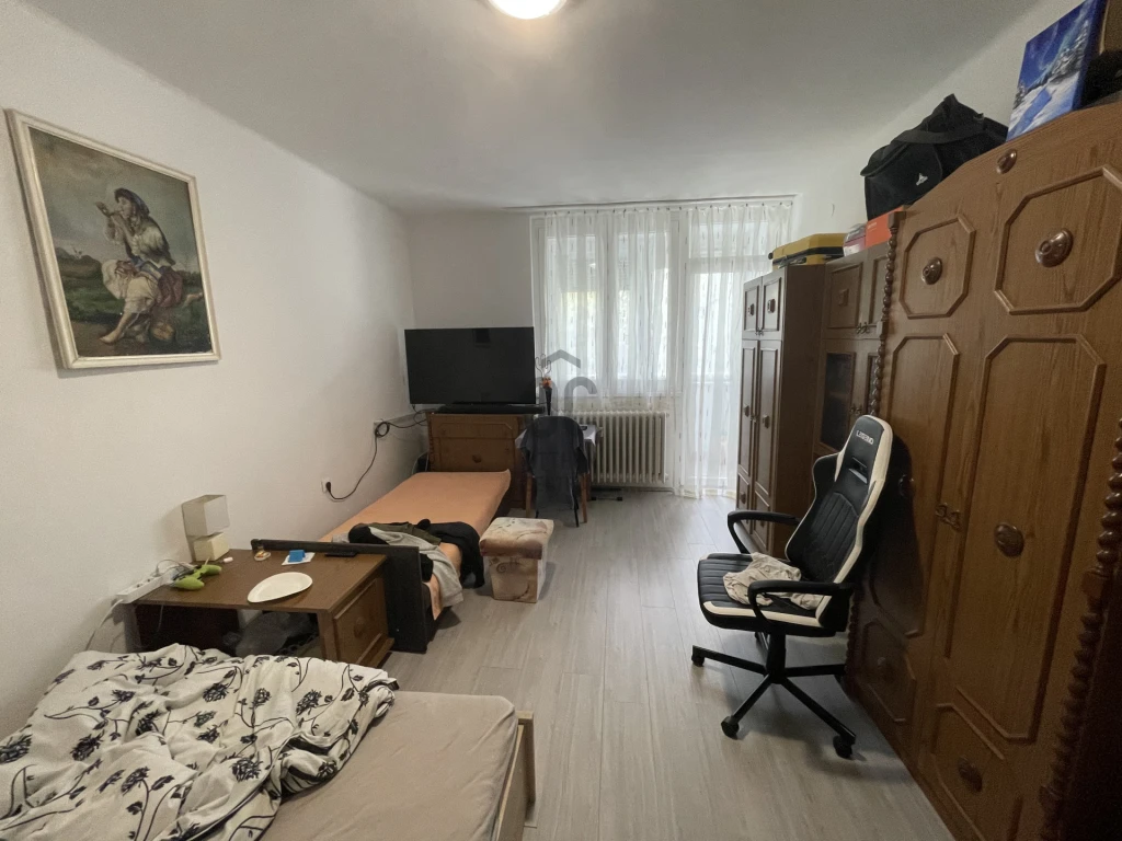c3-1-name c2-19-name, Pétfürdő, Pétfürdő