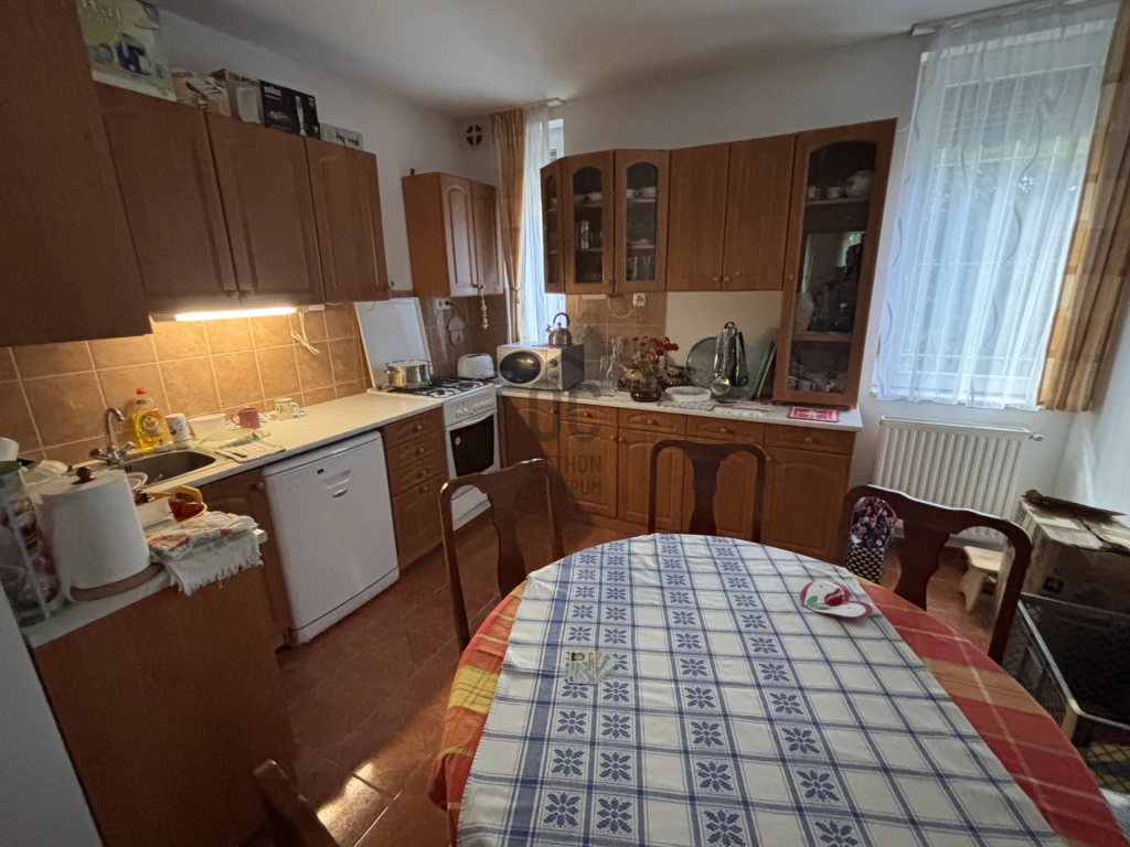 Eladó téglalakás, Várpalota, Várpalota, Mandulás lakótelep