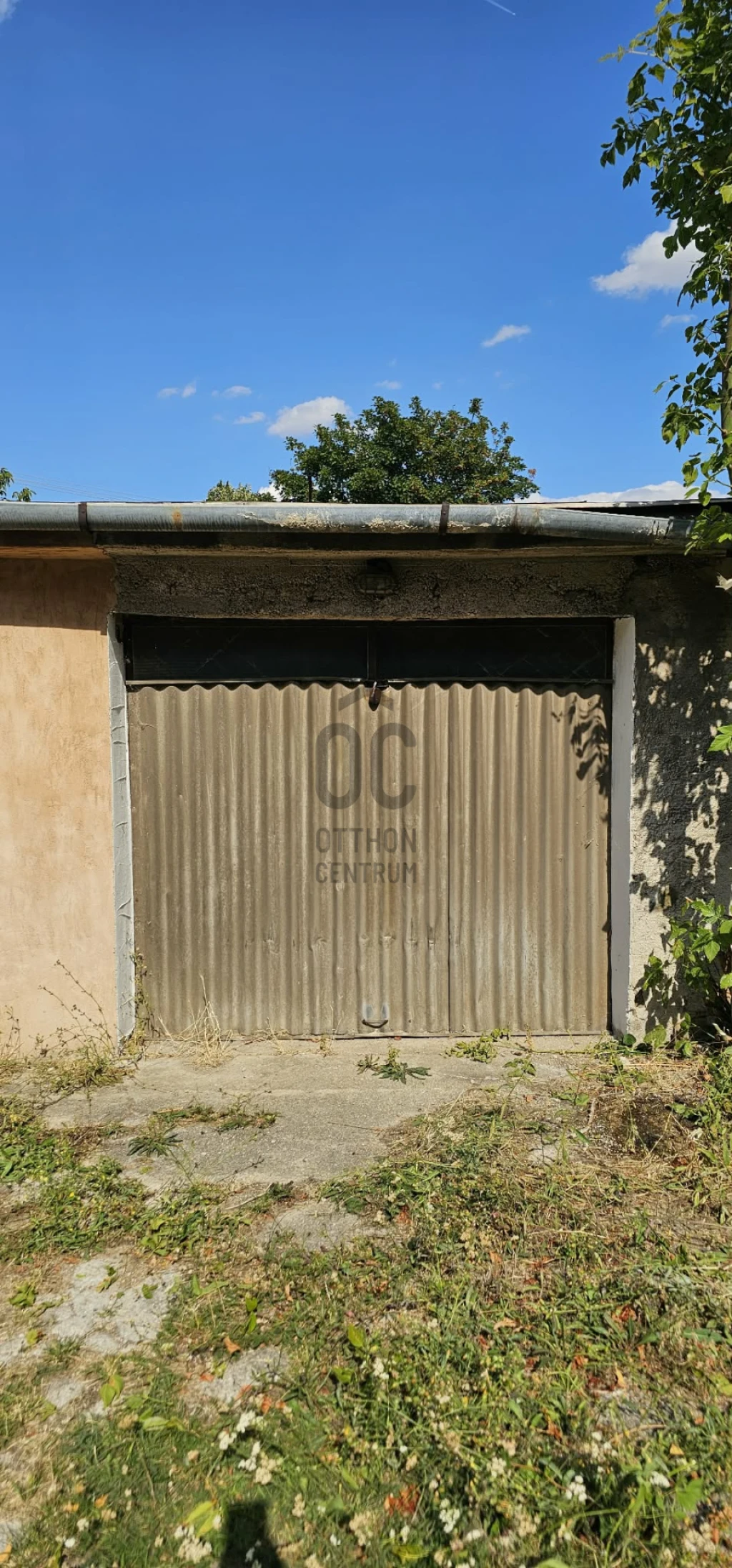 Eladó egyedi garázs, Várpalota, Loncsos, Loncsosi utca