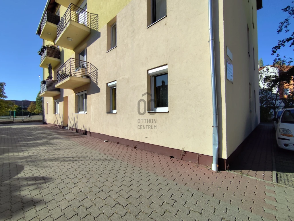 Eladó téglalakás, Veszprém, Bakonyalja