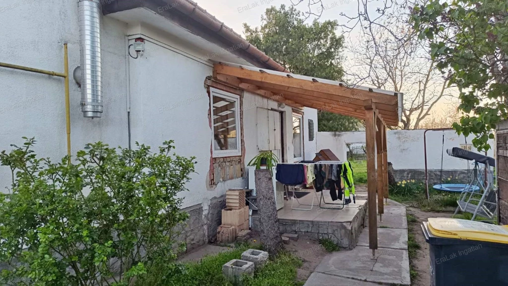 Eladó családi ház Abdán, megosztható telekkel!