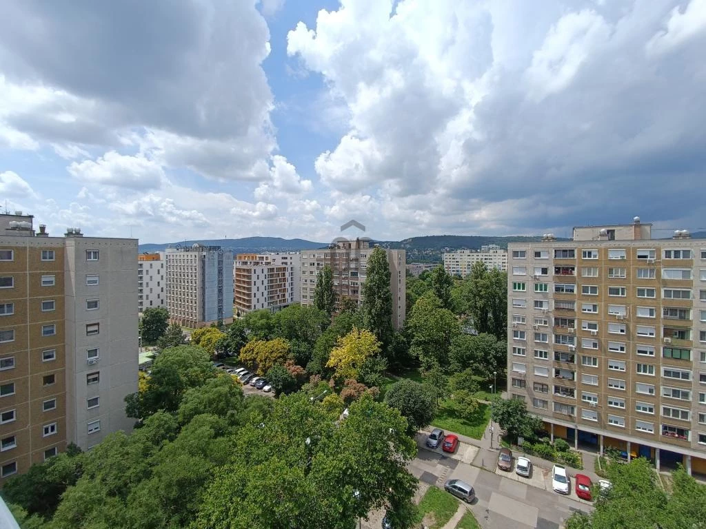 Eladó lakás Budapest 3. ker., Békásmegyer