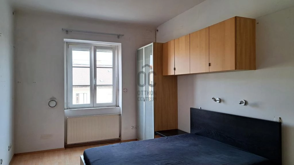 Eladó lakás Budapest 3. ker., Újlak