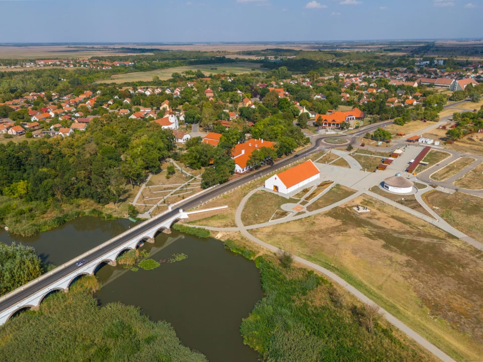 Eladó egyéb kereskedelmi-ipari, Hortobágy