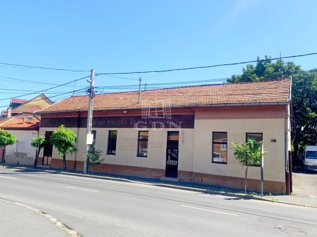 Eladó üzlet, Sátoraljaújhely, Belváros, Esze Tamás utca