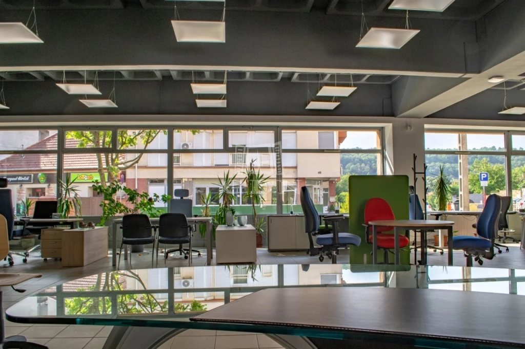 Kiadó iroda, irodaház, Miskolc, Belváros, Kis-Hunyad utca