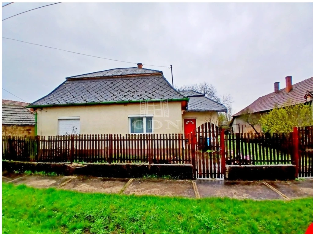 Eladó családi ház, Berzék, Esze Tamás utca