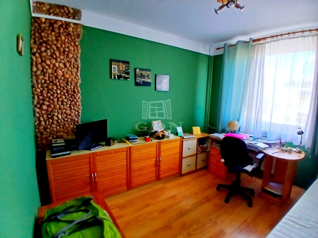 Kiadó panellakás, Miskolc, Avas, Áfonyás utca