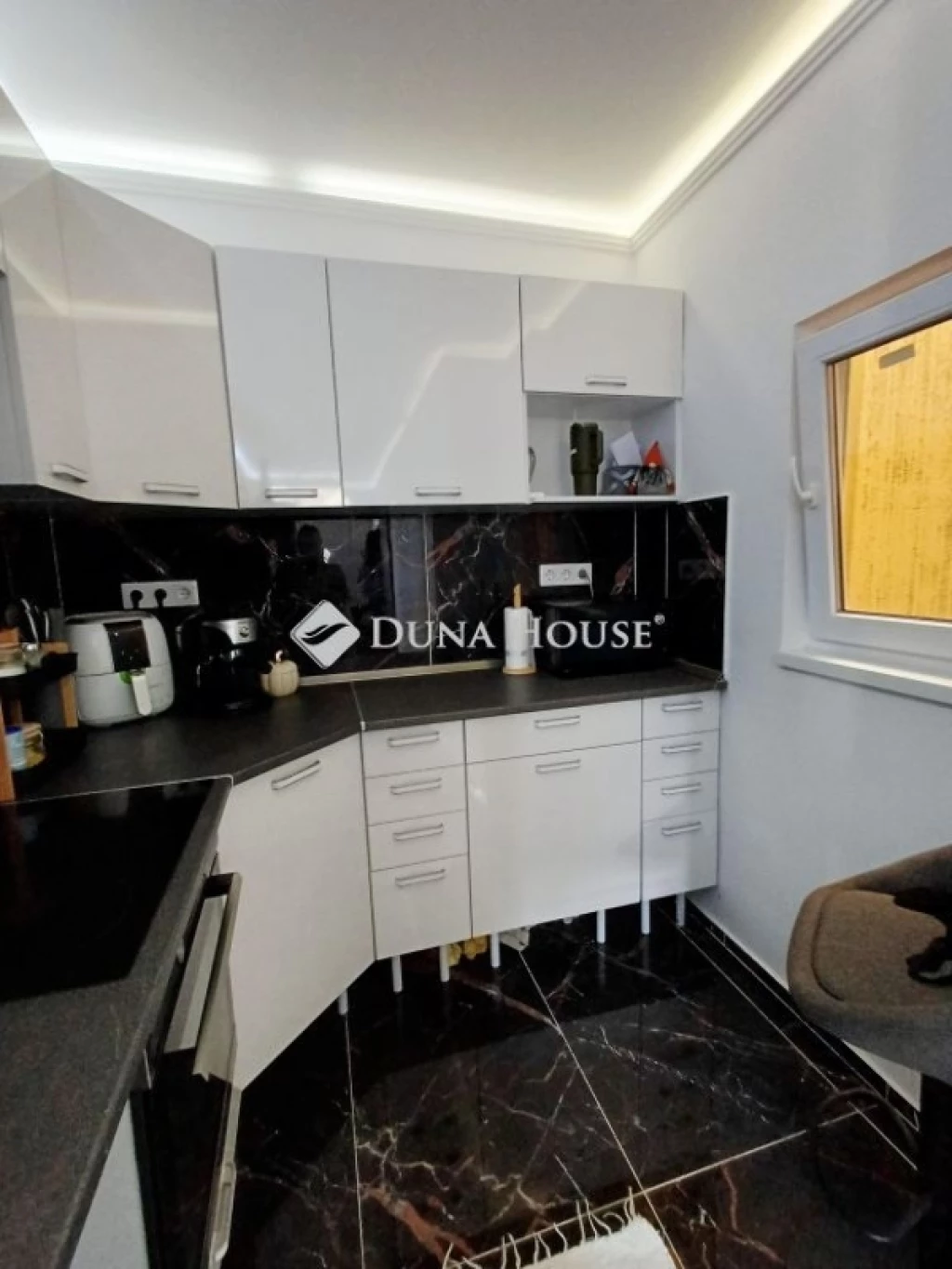 For sale brick flat, Budapest V. kerület, Belváros, Akadémia utca