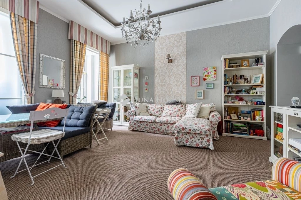 For sale brick flat, Budapest I. kerület, Hunyadi János út